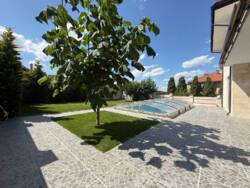 🏡            -!  13