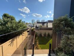 🏡        . 人- | 250 ² |   |  | .  0%.  7