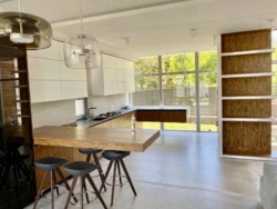 🏡       |        .  10