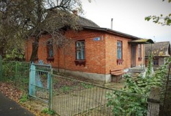 Продаю 1 этажный дом с камином и участком на 4 сотки, 65 кв. м, 3 комнаты, район Дубово, Хмельницкий фото 1 Продаю 1 этажный дом с камином и участком на 4 сотки, 65 кв. м, 3 комнаты, район Дубово, Хмельницкий фото 1