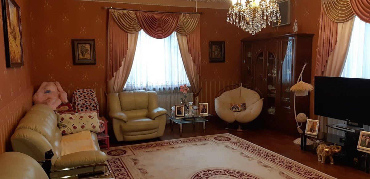 Дом в хорошем районе 390 кв.м. Большой участок фото 1 Дом в хорошем районе 390 кв.м. Большой участок фото 1