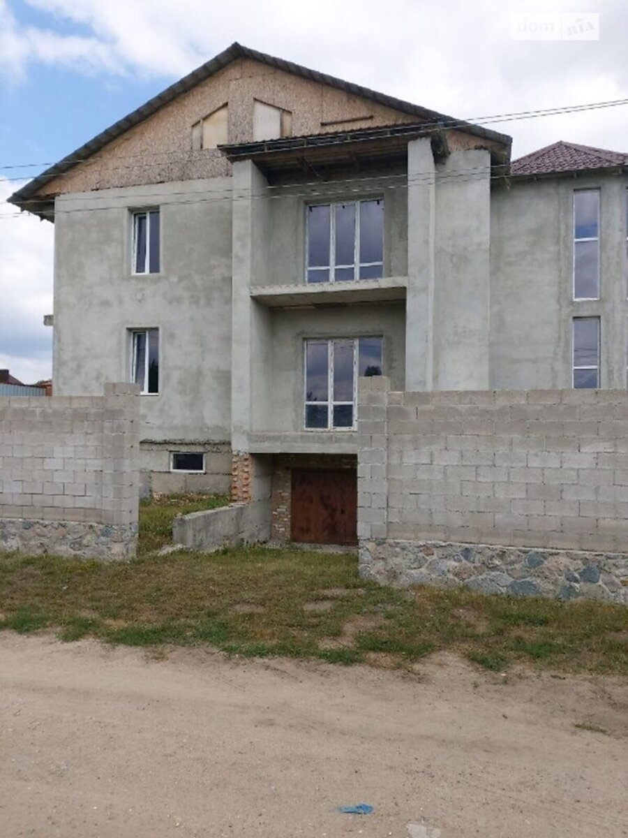 Продаж 2 поверхового будинку з терасою фото 1 Продаж 2 поверхового будинку з терасою фото 1