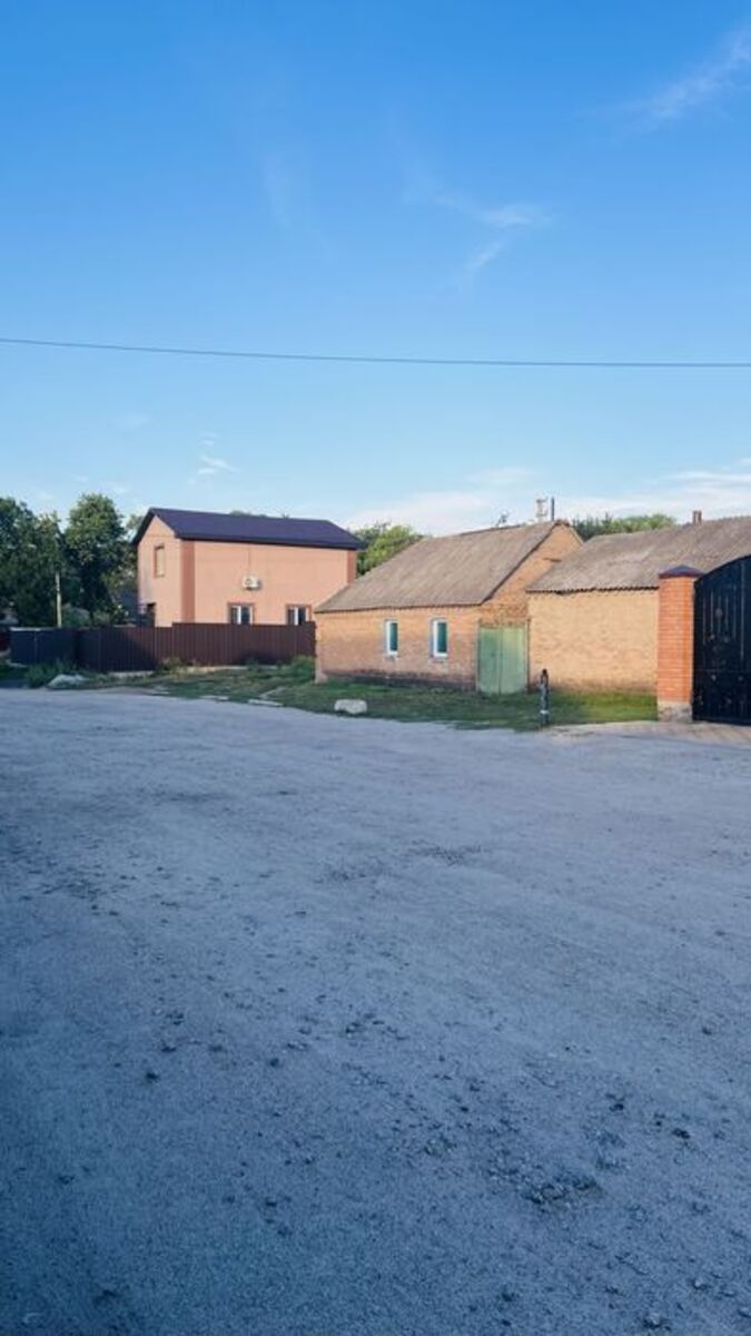 Будинок під ремонт, зручне місце, фото 1 Будинок під ремонт, зручне місце, фото 1