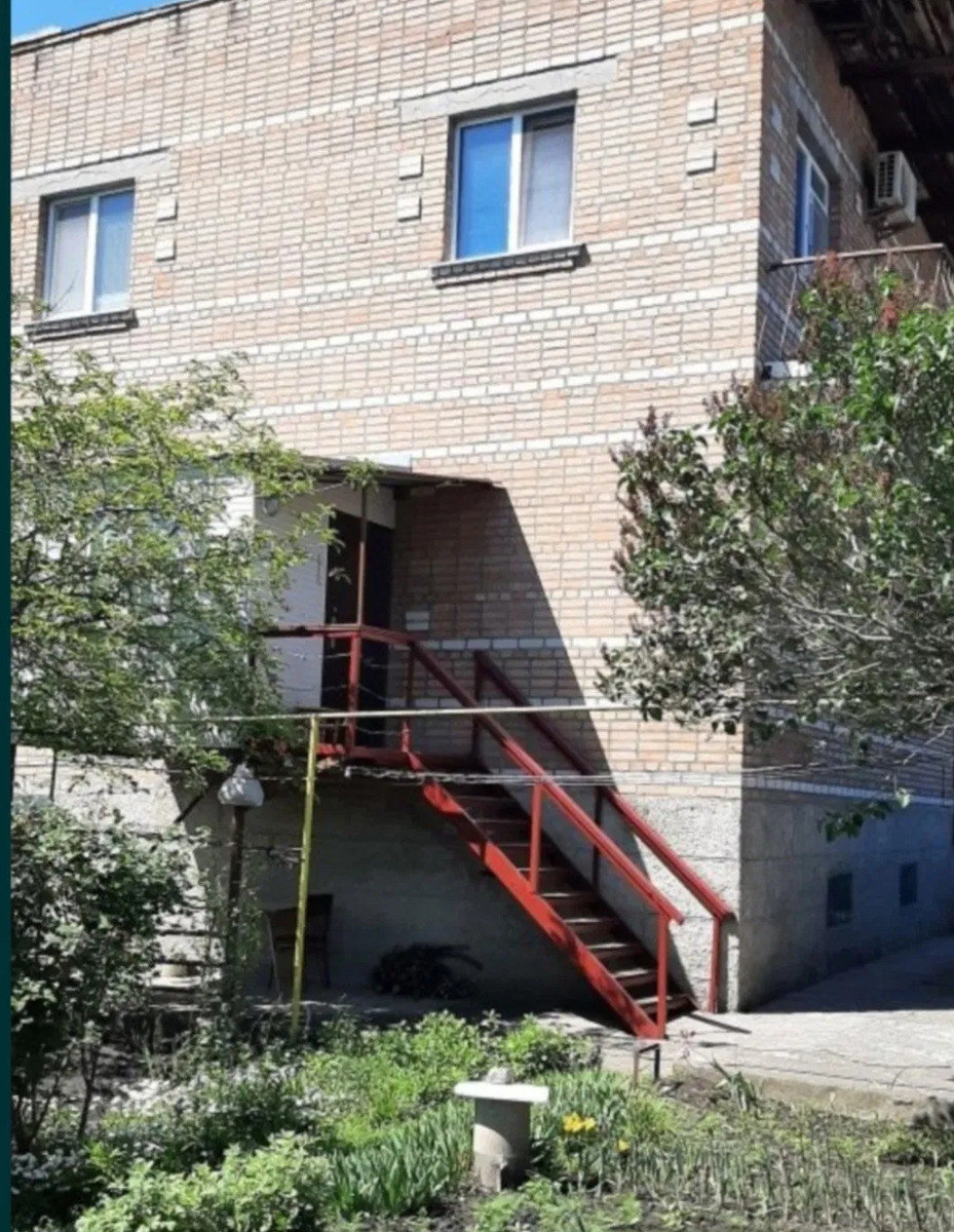 Продам великий будинок 2-х поверховий. фото 1 Продам великий будинок 2-х поверховий. фото 1