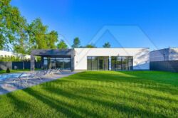       /   Azimut River Club.  1