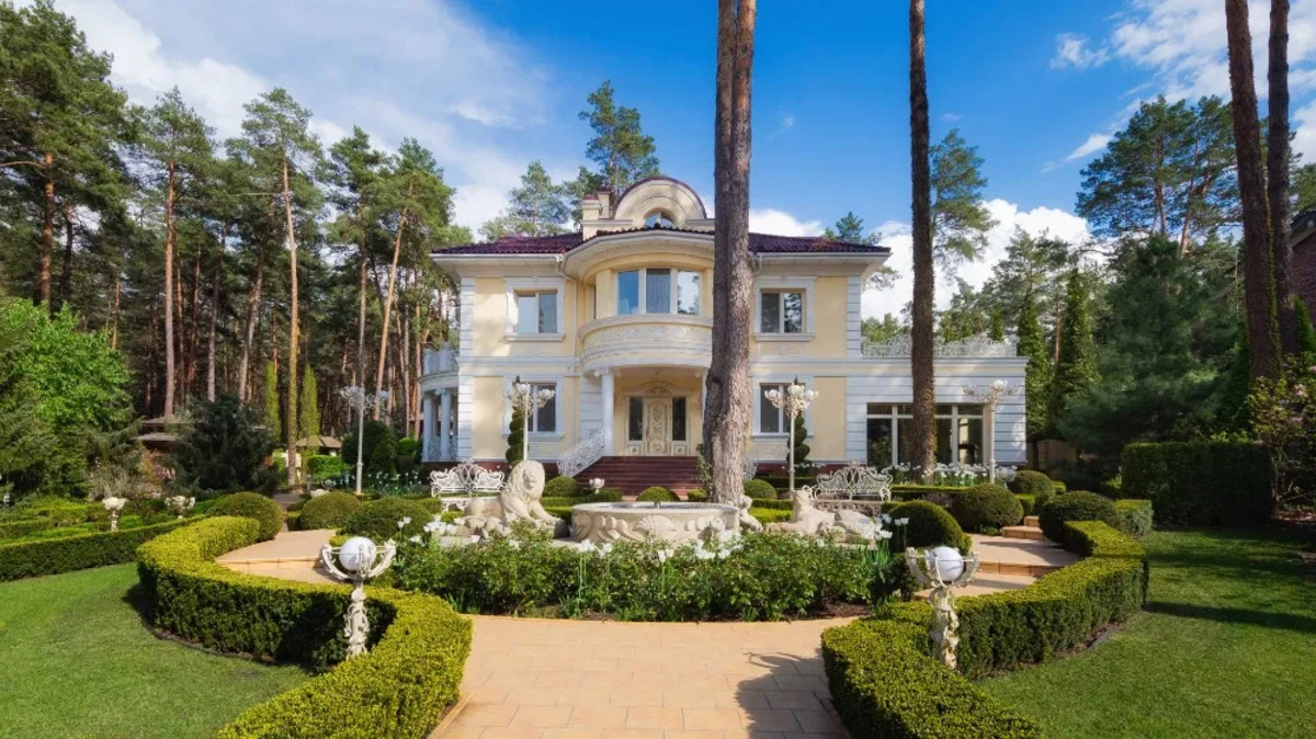 Продам усадьба, п. Гнедин, охраняемая территория, лес, 888 метров фото 1 Продам усадьба, п. Гнедин, охраняемая территория, лес, 888 метров фото 1