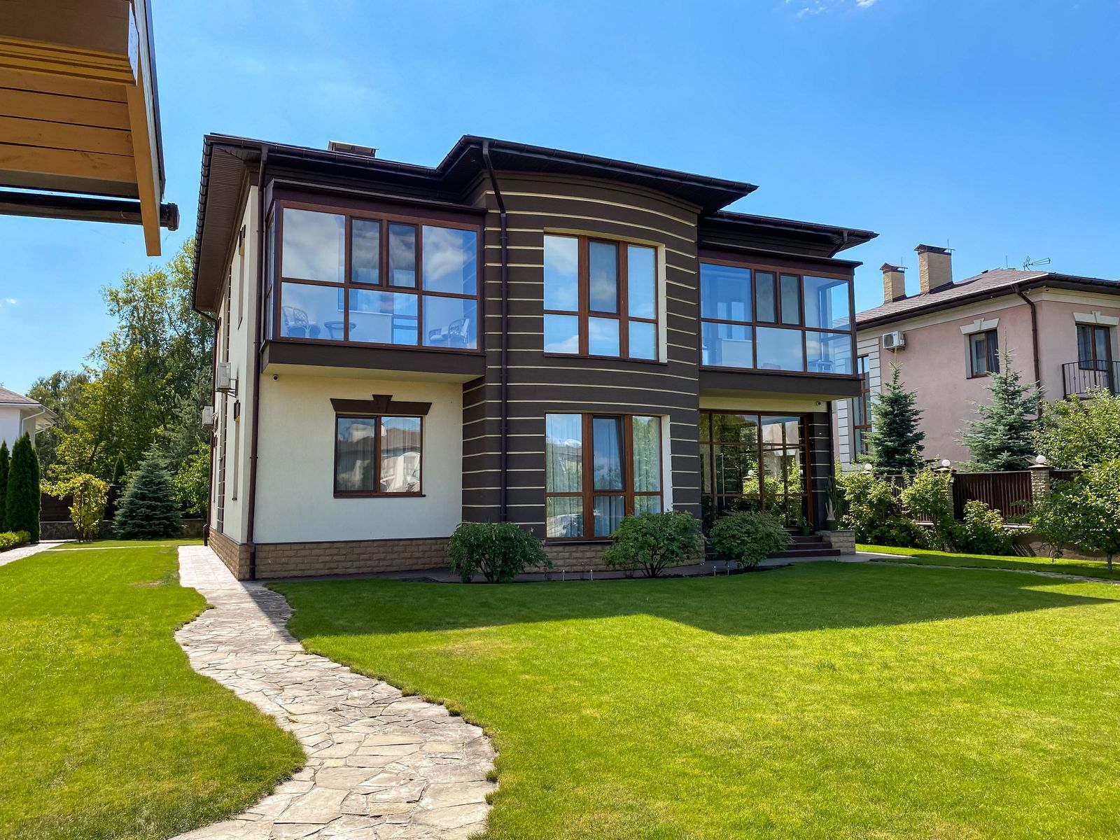 Продаж будинку в КГ MontanaVillage! БАССЕЙН, БАНЯ, ПРИРОДНЕ ОЗЕРО! фото 1 Продаж будинку в КГ MontanaVillage! БАССЕЙН, БАНЯ, ПРИРОДНЕ ОЗЕРО! фото 1