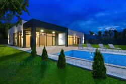      /   Azimut River Club.  13