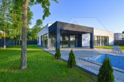       /   Azimut River Club.  8