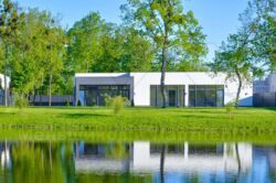       /   Azimut River Club.  5