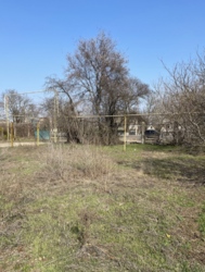 Продам ділянку 18 соток біля дороги з будинком, у с. Великодолинське. фото 5 Продам ділянку 18 соток біля дороги з будинком, у с. Великодолинське. фото 5