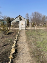 Продам ділянку 18 соток біля дороги з будинком, у с. Великодолинське. фото 3 Продам ділянку 18 соток біля дороги з будинком, у с. Великодолинське. фото 3