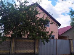 Продам просторий будинок фото 1 Продам просторий будинок фото 1