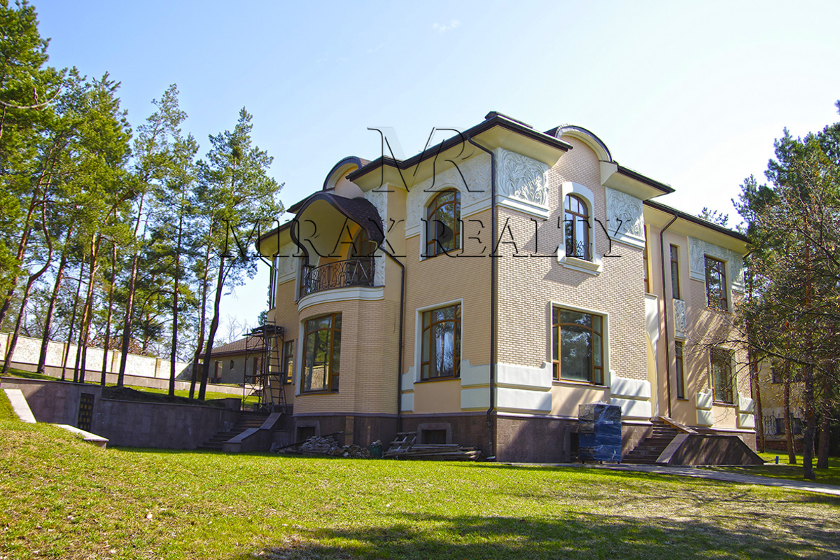 Дом 850 м2 участок 42 сотки в сосновом лесу в элитном КГ Козин Конча-Заспа фото 1 Дом 850 м2 участок 42 сотки в сосновом лесу в элитном КГ Козин Конча-Заспа фото 1