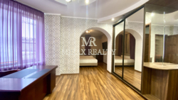 ������ ���������� ������� 305 �² �� �������. 10 �����. ����. ������. ���� 24