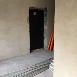  210, 3 , .  (), . ,   (-)  7