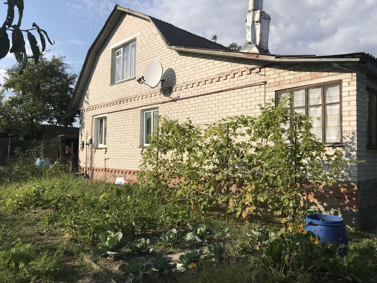 Продаж двохповерхового будинку в с. Киїнка фото 1 Продаж двохповерхового будинку в с. Киїнка фото 1