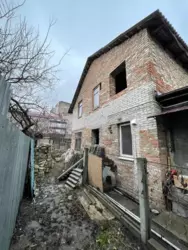 недобудований будинок над парком фото 1 недобудований будинок над парком фото 1