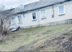 Продам частину будинку дуже зручне розташування ( Смолянка) фото 1 Продам частину будинку дуже зручне розташування ( Смолянка) фото 1