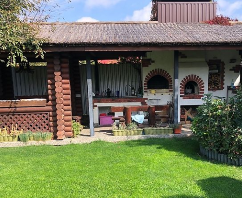 Продаж 2 поверхового будинку бесідка і ділянкою на 14 соток, 350 кв. м, 5 кімнат фото 1 Продаж 2 поверхового будинку бесідка і ділянкою на 14 соток, 350 кв. м, 5 кімнат фото 1