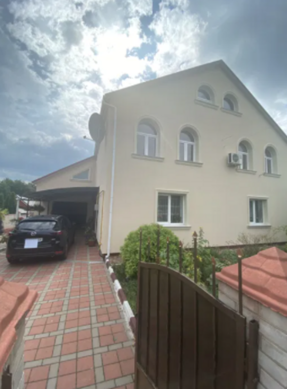Продаж будинку в Царському селі, 5 кімнат, 260 кв.м. фото 1 Продаж будинку в Царському селі, 5 кімнат, 260 кв.м. фото 1