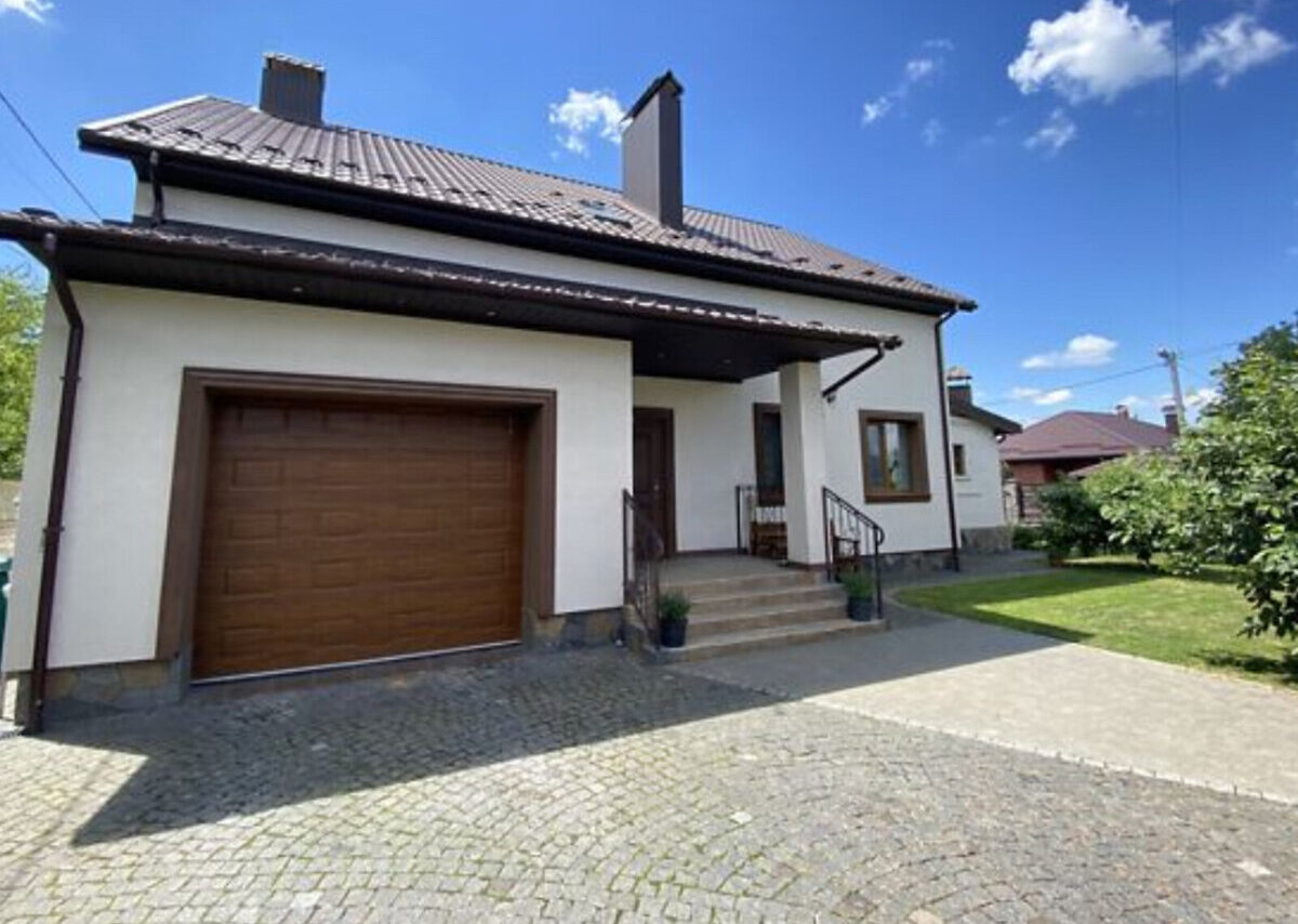 Продаж 2 поверхового будинку з гаражем і ділянкою на 6 соток, 236 кв. м, 7 кімнат, на вул. Синьоводська фото 1 Продаж 2 поверхового будинку з гаражем і ділянкою на 6 соток, 236 кв. м, 7 кімнат, на вул. Синьоводська фото 1