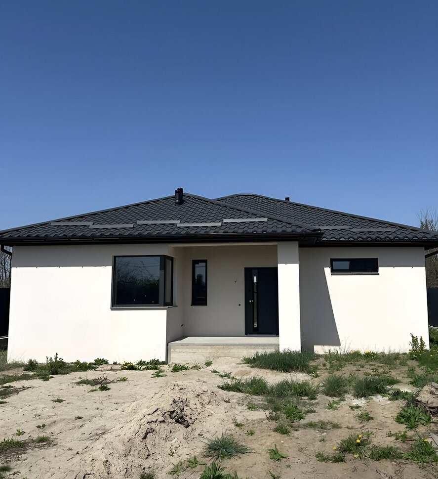 Продаж 1 поверхового будинку з опаленням і ділянкою на 8 соток, 106 кв. м, 3 кімнати, на пров. Родинний фото 1 Продаж 1 поверхового будинку з опаленням і ділянкою на 8 соток, 106 кв. м, 3 кімнати, на пров. Родинний фото 1