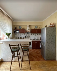 ������ 2 ����������� ������� ������� � ������� �� 25 �����, 170 ��. �, 3 ������, �� ���. �������� ���� 4