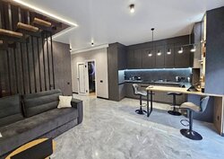 ������ 2 ����������� ��������� � ������� �� 1.5 �����, 90 ��. �., �-� ��������� ���� 2