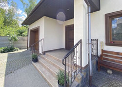 Продаж 2 поверхового будинку з гаражем і ділянкою на 6 соток, 236 кв. м, 7 кімнат, на вул. Синьоводська фото 14 Продаж 2 поверхового будинку з гаражем і ділянкою на 6 соток, 236 кв. м, 7 кімнат, на вул. Синьоводська фото 14