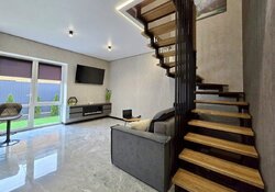 ������ 2 ����������� ��������� � ������� �� 1.5 �����, 90 ��. �., �-� ��������� ���� 7