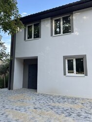 Продаж 2 поверхового таунхауса з ділянкою на 2.8 сотки, 105 кв. м, вул. Центральна фото 2 Продаж 2 поверхового таунхауса з ділянкою на 2.8 сотки, 105 кв. м, вул. Центральна фото 2