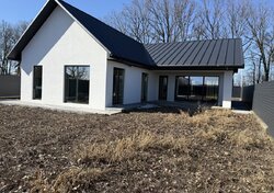 Продаж 1 поверхового будинку з ділянкою на 8 соток, пров. Травневий фото 14 Продаж 1 поверхового будинку з ділянкою на 8 соток, пров. Травневий фото 14