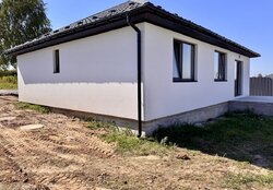 Продаж 1 поверхового будинку з верандою і ділянкою на 5 соток, 100 кв. м, 3 кімнати, на вул. Кропивницького фото 5 Продаж 1 поверхового будинку з верандою і ділянкою на 5 соток, 100 кв. м, 3 кімнати, на вул. Кропивницького фото 5