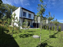 Продаж 2 поверхового таунхауса з ділянкою на 4 сотки, 115 кв. м. фото 1 Продаж 2 поверхового таунхауса з ділянкою на 4 сотки, 115 кв. м. фото 1