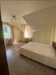 ������ 2 ����������� ������� � ������� � ������� �� 10 �����, 215 ��. �, 4 ������, �� ���. �������� ���� 3