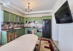 Продаж будинку з гаражем і ділянкою на 13.5 сотки, вул. Незалежна фото 2 Продаж будинку з гаражем і ділянкою на 13.5 сотки, вул. Незалежна фото 2