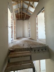 ������ 2 ����������� ��������� � ������� �� 1.5 �����, 110 ��. �, ���. ��������� ���� 8