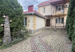 Продаж будинку з ділянкою на 4.56 сотки, 169.8 кв. м, вул. Польова фото 1 Продаж будинку з ділянкою на 4.56 сотки, 169.8 кв. м, вул. Польова фото 1
