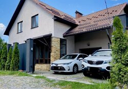 Продаж 2 поверхового будинку з верандою і ділянкою на 5.12 сотки, 225 кв. м, вул. Євгена Патона фото 1 Продаж 2 поверхового будинку з верандою і ділянкою на 5.12 сотки, 225 кв. м, вул. Євгена Патона фото 1