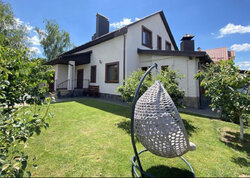 Продаж 2 поверхового будинку з гаражем і ділянкою на 6 соток, 236 кв. м, 7 кімнат, на вул. Синьоводська фото 3 Продаж 2 поверхового будинку з гаражем і ділянкою на 6 соток, 236 кв. м, 7 кімнат, на вул. Синьоводська фото 3