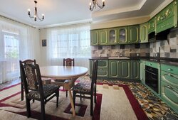 Продаж будинку з гаражем і ділянкою на 13.5 сотки, вул. Незалежна фото 4 Продаж будинку з гаражем і ділянкою на 13.5 сотки, вул. Незалежна фото 4