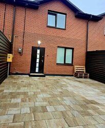 ������ 2 ����������� ��������� � ������� �� 1.5 �����, 90 ��. �., �-� ��������� ���� 15