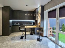 ������ 2 ����������� ��������� � ������� �� 1.5 �����, 90 ��. �., �-� ��������� ���� 3