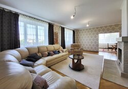 Продаж будинку з гаражем і ділянкою на 13.5 сотки, вул. Незалежна фото 6 Продаж будинку з гаражем і ділянкою на 13.5 сотки, вул. Незалежна фото 6