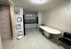 ������ 3 ����������� ������� � ������� �� 3 �����, 100 ��. �, 4 ������ ���� 3