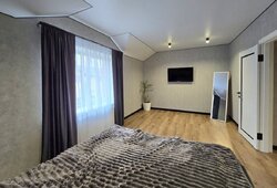 ������ 2 ����������� ��������� � ������� �� 1.5 �����, 90 ��. �., �-� ��������� ���� 11