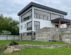 Недобудований будинок на Царині, 1-а лінія П. Буга з виходом на річку. фото 1 Недобудований будинок на Царині, 1-а лінія П. Буга з виходом на річку. фото 1