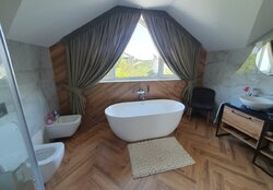 ������ 2 ����������� ������� � ������� � ������� �� 10 �����, 200 ��. �, 4 ������, �� ���. ����� ���� 7