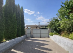 ������ 3 ����������� ������� � ��������� � ������� �� 11.5 �����, 180 ��. �, 4 ������ ���� 6